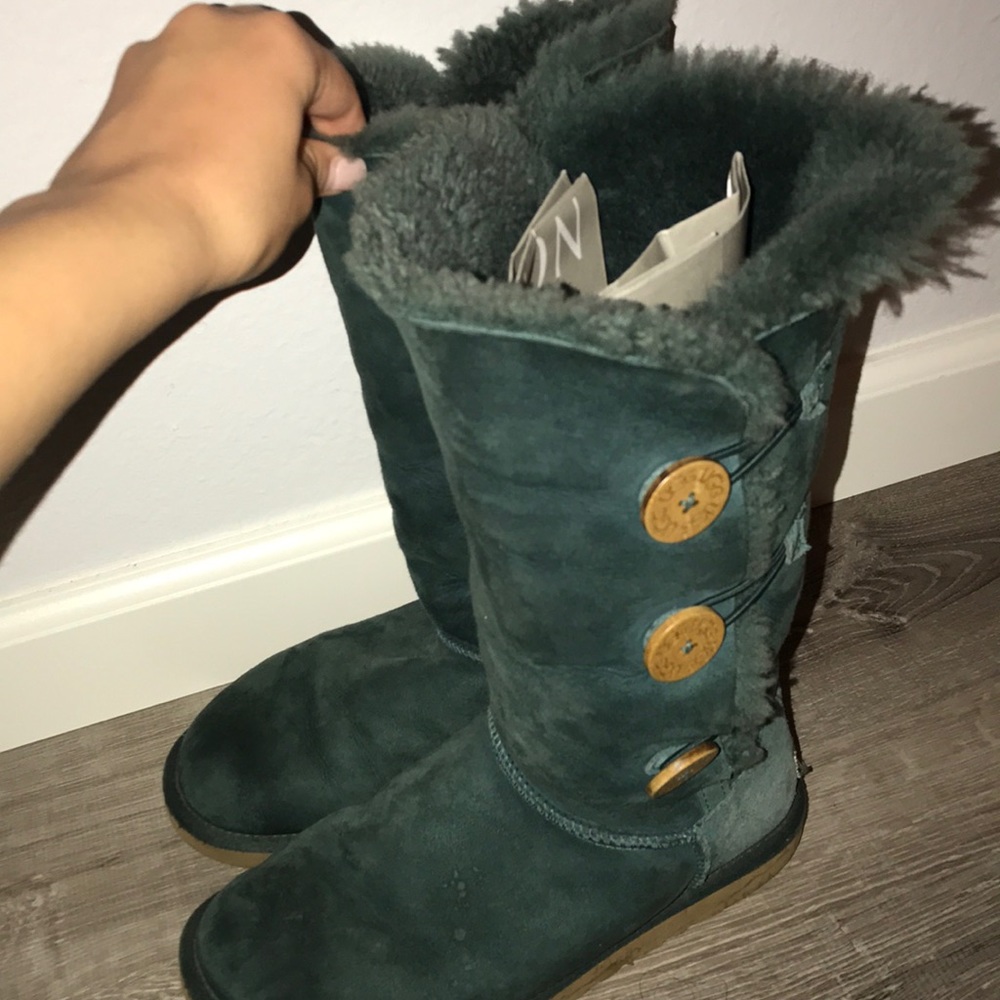 beautiful blue unique uggs!